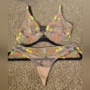 Victoria's Secret Dream Angel Embroidery 36 DD Bra + Size Large Thong  Set